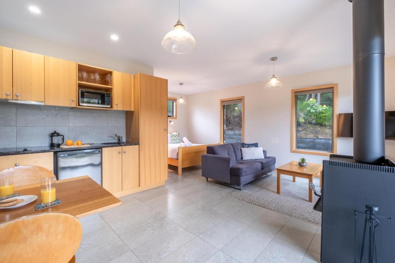 Freycinet Stone 4 - Granite Apartment Coles Bay